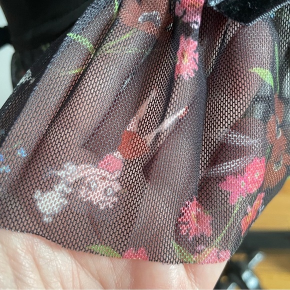 Unique Vintage X Betty BoopBlack Satin Hi/Low Pencil Skirt - Size S(4)- NWT - Picture 4 of 9